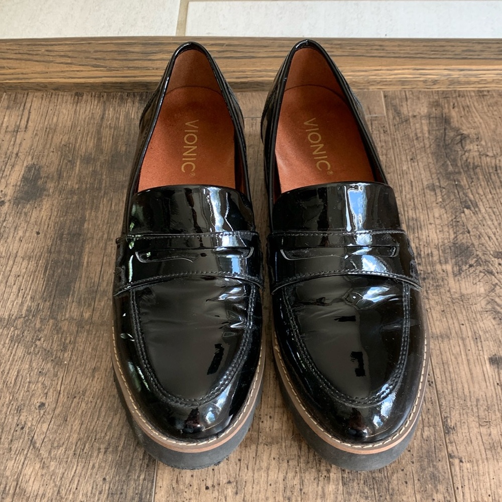 Vionic | Cheryl Black Patent Leather Slip On Penny Loafer Shoe Size 7 EUC